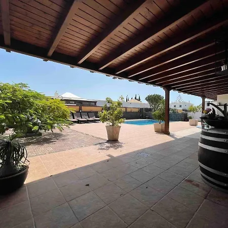 Vila Muy Tranquila Con Piscina Privada