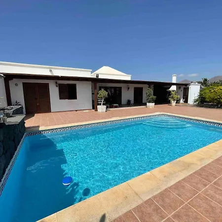 Villa Muy Tranquila Con Piscina Privada *