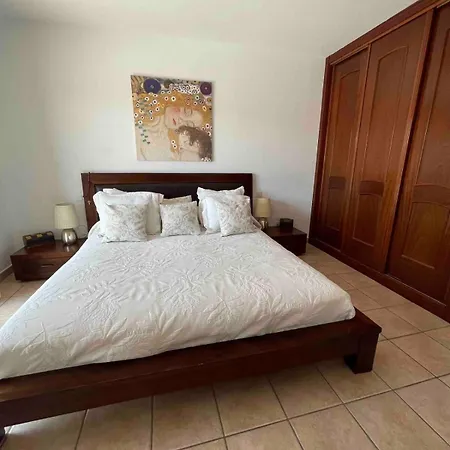Muy Tranquila Con Piscina Privada Villa