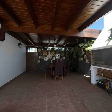 Muy Tranquila Con Piscina Privada Villa