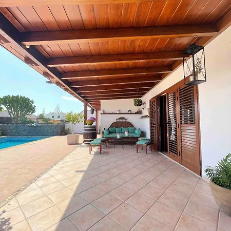 Muy Tranquila Con Piscina Privada Villa