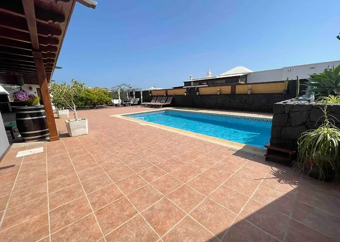 Villa Muy Tranquila Con Piscina Privada *