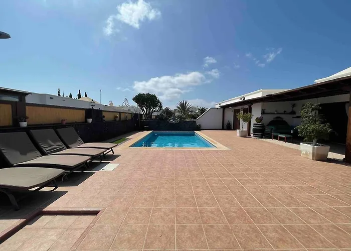 Muy Tranquila Con Piscina Privada Villa *