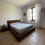 Muy Tranquila Con Piscina Privada *