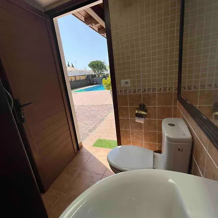 Muy Tranquila Con Piscina Privada Villa