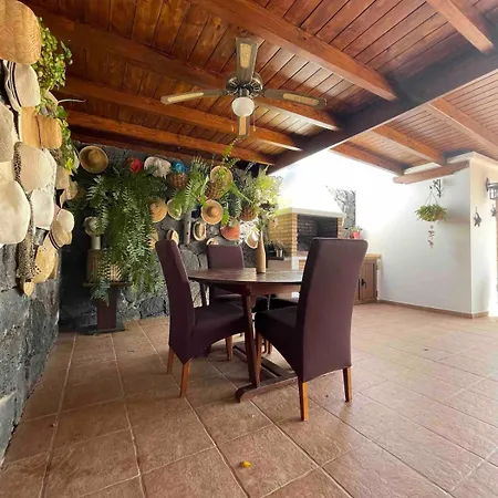 Muy Tranquila Con Piscina Privada Villa