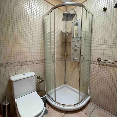 Muy Tranquila Con Piscina Privada Villa