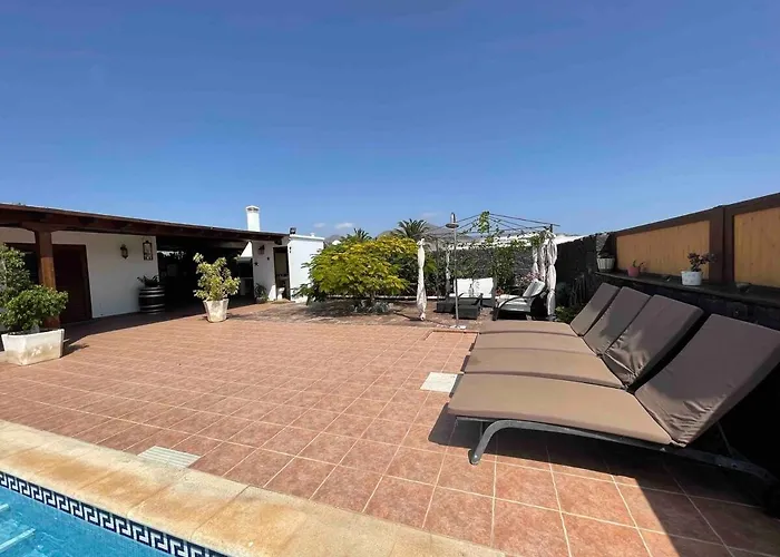 Muy Tranquila Con Piscina Privada Villa