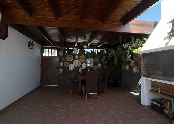 Muy Tranquila Con Piscina Privada Villa