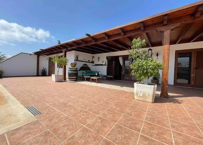 Muy Tranquila Con Piscina Privada Villa *