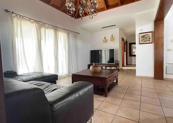 Muy Tranquila Con Piscina Privada