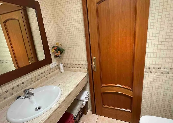 Muy Tranquila Con Piscina Privada *